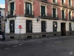 Retail in Madrid, Madrid to rent Interior Photo- Image 1 of 1