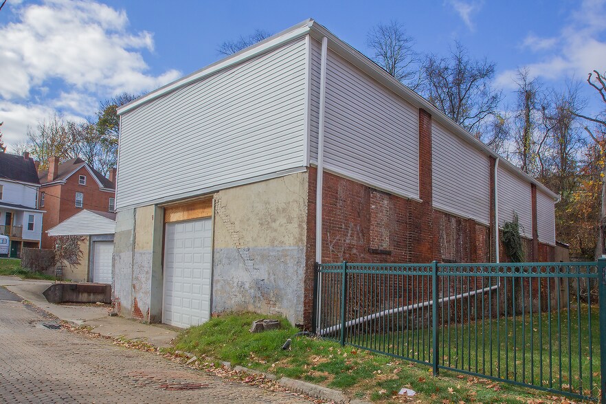 509 Lytle Way, Wilkinsburg, PA for rent - Building Photo - Image 1 of 2