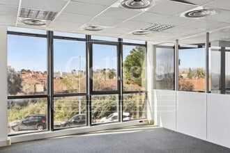 Office in Marseille to rent Interior Photo- Image 2 of 10