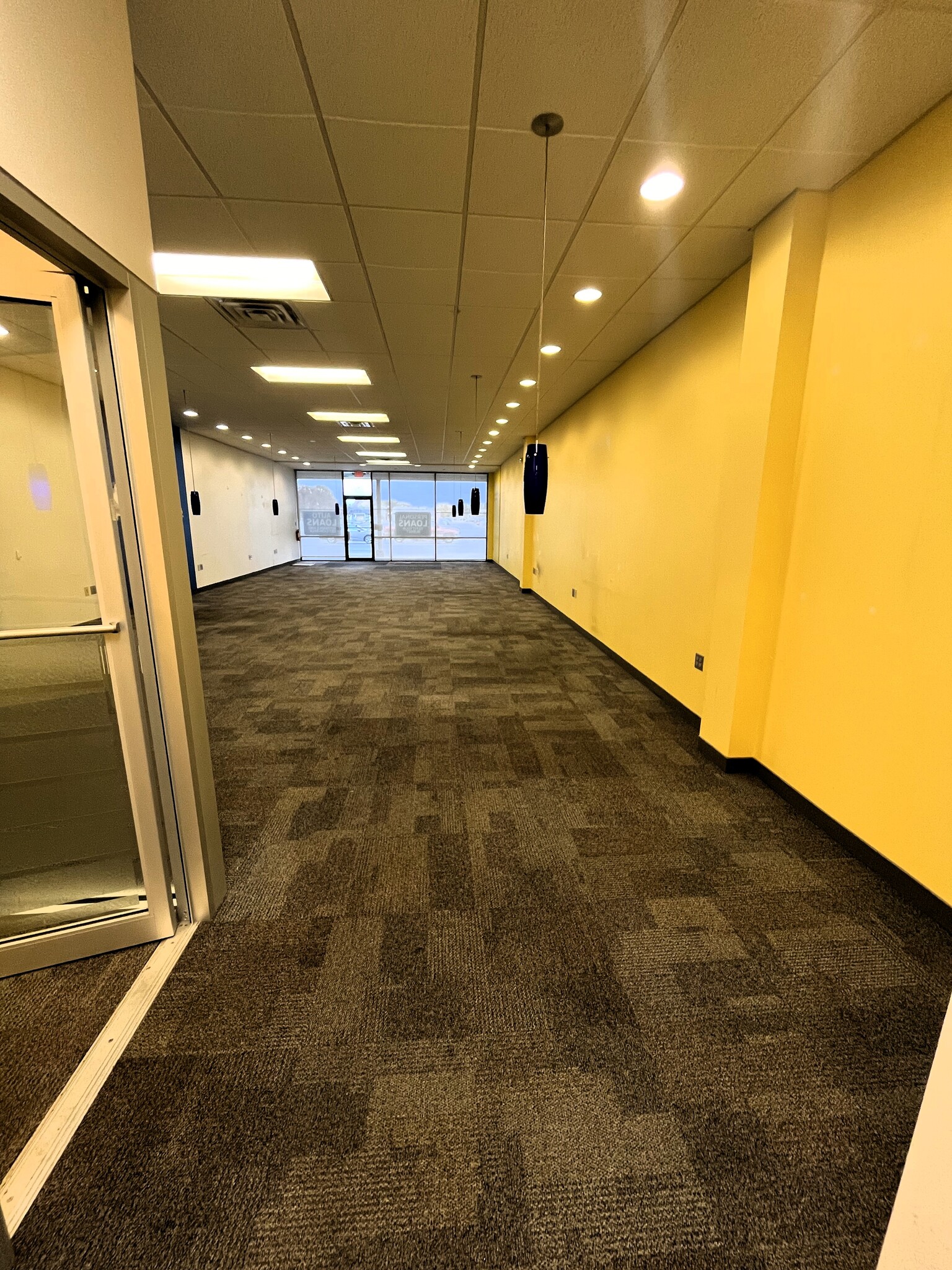 3735-3907 S High St, Columbus, OH to rent Interior Photo- Image 1 of 5