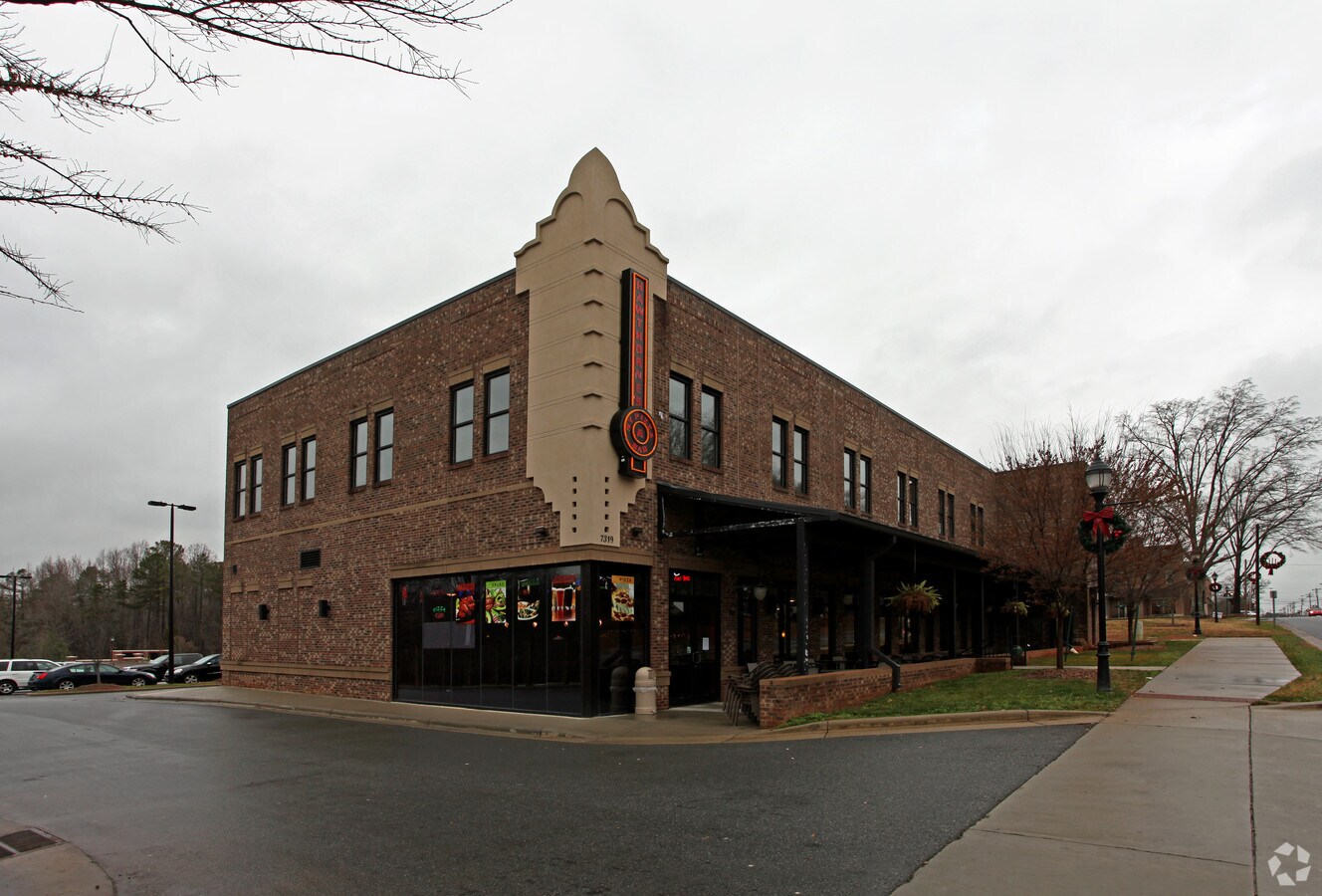 7319 Matthews Mint Hill Rd, Mint Hill 28227