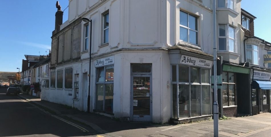 22 South Farm Rd, Worthing for sale Primary Photo- Image 1 of 1