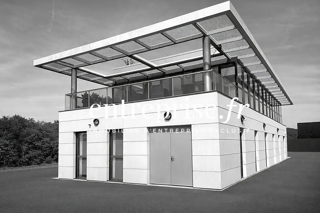Vente Bureaux 447 m² - Photo 1
