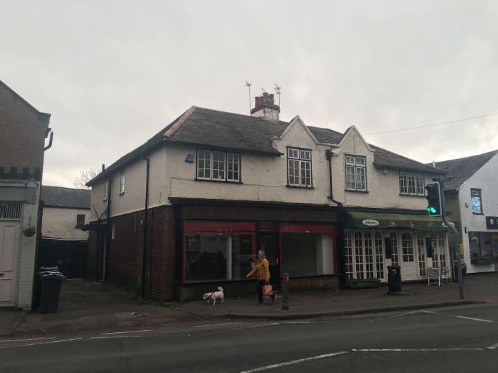 5 Neston Rd, Willaston CH64 2TE UK