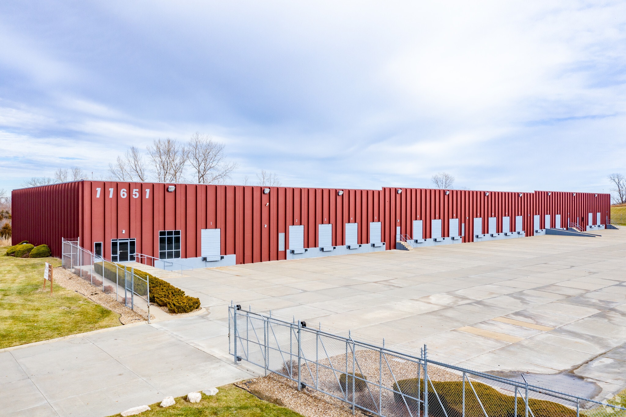 11651 NW Ambassador Dr, Kansas City, MO to rent Building Photo- Image 1 of 20