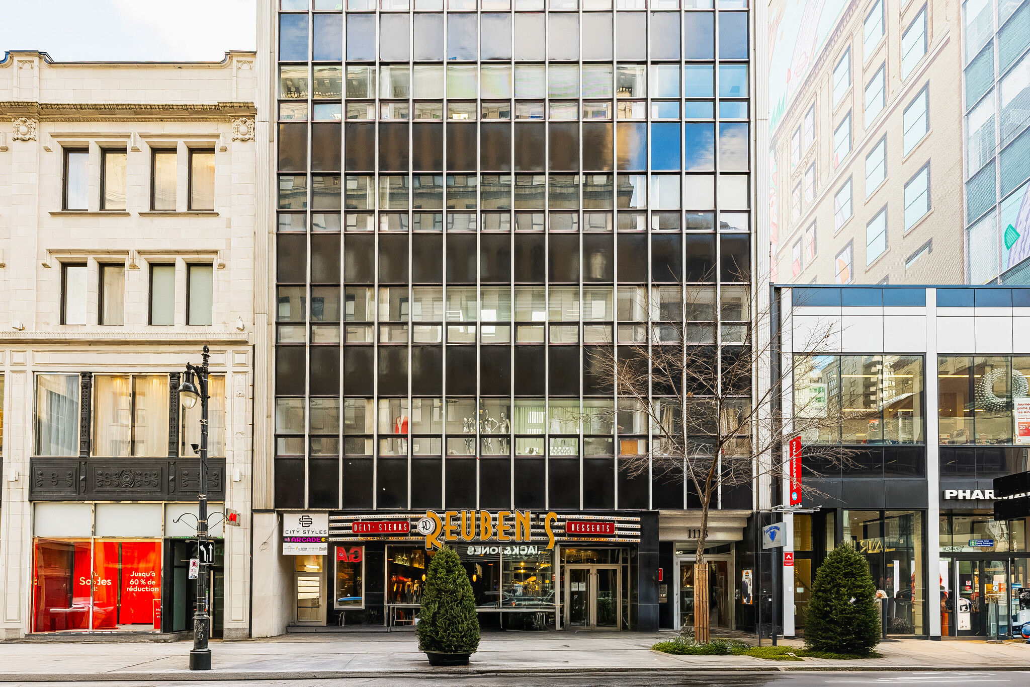 1118 Rue Sainte-Catherine O, Montréal, QC to rent Building Photo- Image 1 of 5