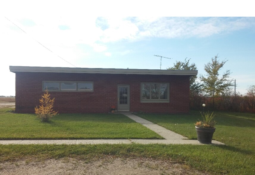 1124 Highway 5 NE, Bottineau, ND for sale - Primary Photo - Image 1 of 1