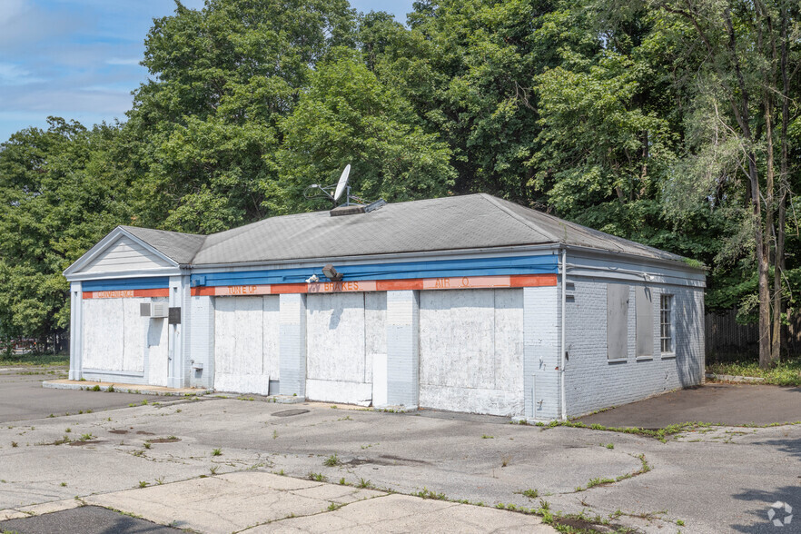 5055 Northern Blvd, Glen Head, NY for rent - Building Photo - Image 2 of 5