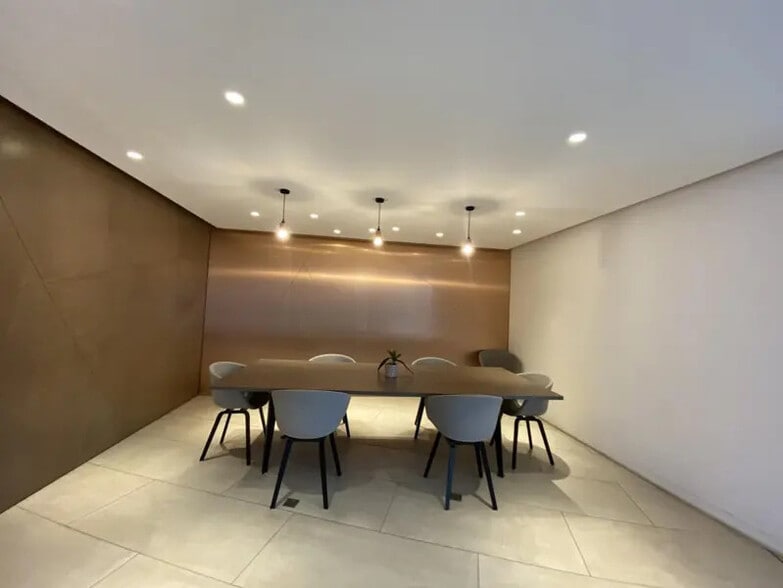 155-159 Rue Anatole France, Levallois-Perret to rent - Interior Photo - Image 3 of 6