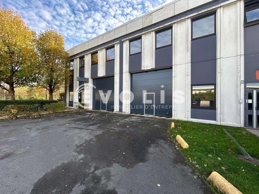 Light Industrial in Lisses to rent Building Photo- Image 1 of 8