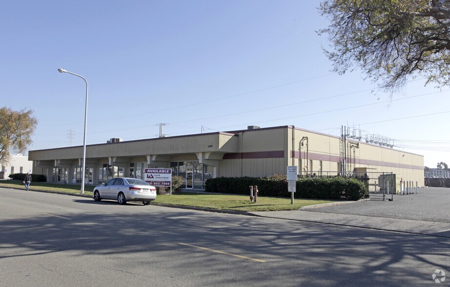 3474-3480 Investment Blvd, Hayward, CA for rent - Building Photo - Image 3 of 3