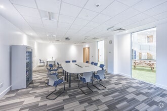 Queensway, Newport to rent Interior Photo- Image 2 of 4