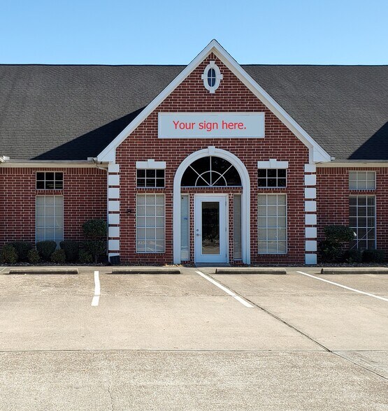 415 E Parkwood Ave, Friendswood, TX for rent - Building Photo - Image 3 of 12