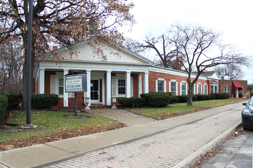 23880 Woodward Ave, Pleasant Ridge, MI for rent - Primary Photo - Image 1 of 2