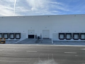 Avenida de los Alcotanes, 49, Pinto, Madrid to rent Building Photo- Image 2 of 3