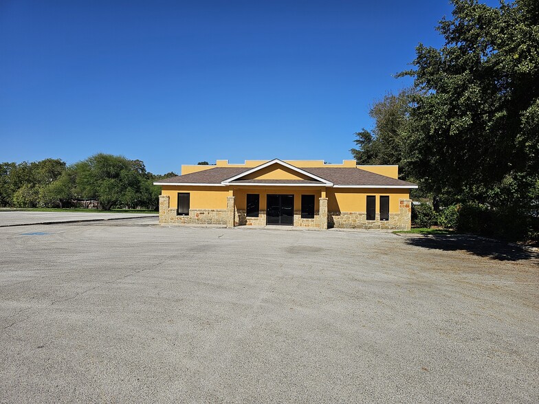 4203 E Southcross Blvd, San Antonio, TX for sale - Building Photo - Image 1 of 1