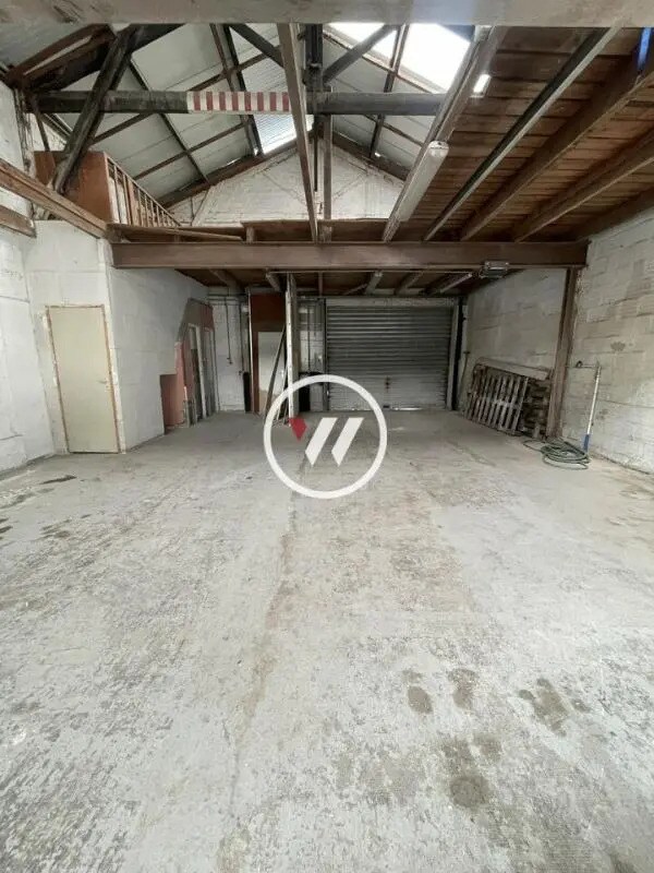 Light Industrial in Marseille to rent Interior Photo- Image 1 of 7