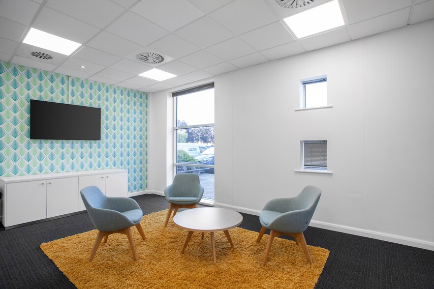 Herald Way, Castle Donington to rent - Interior Photo - Image 3 of 10