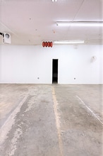 10821-10859 Oxnard St, North Hollywood, CA to rent Interior Photo- Image 2 of 4