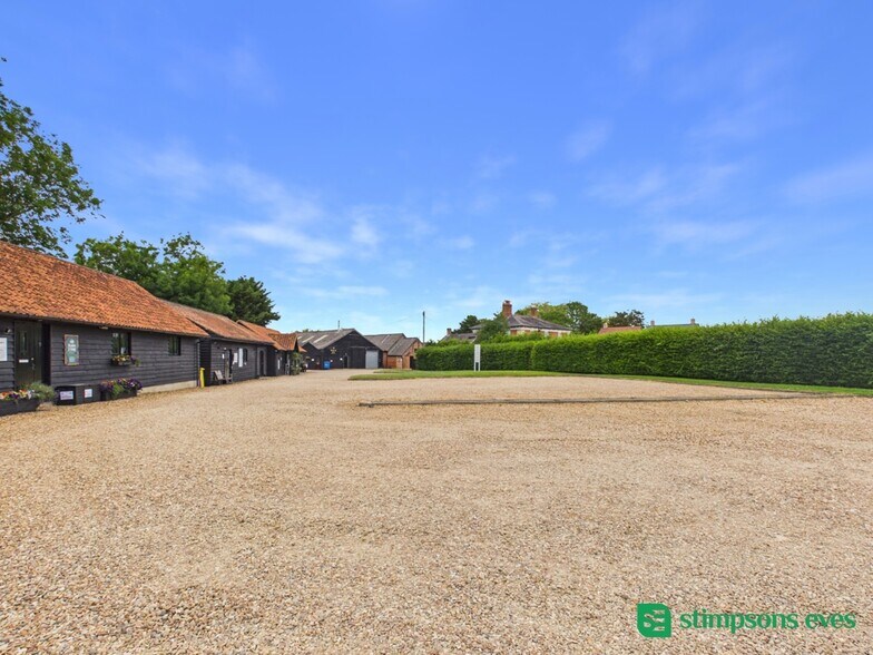 Main Rd, Newport Pagnell to rent - Building Photo - Image 3 of 23