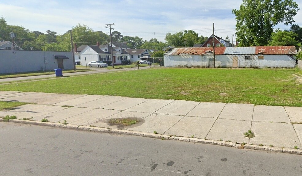 Afton Pkwy & Farragut St portfolio of 3 properties for sale on LoopNet.co.uk - Building Photo - Image 3 of 4