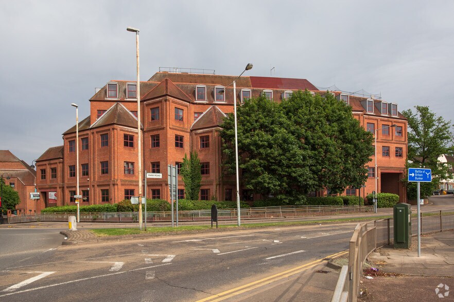 1 Park Rd, Uxbridge for sale - Primary Photo - Image 1 of 1