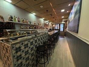 Retail in Barcelona, Barcelona to rent Interior Photo- Image 2 of 8