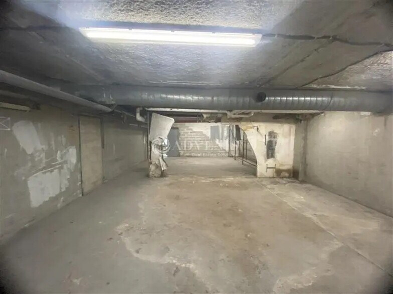 Light Industrial in Maisons-Alfort to rent - Interior Photo - Image 1 of 6