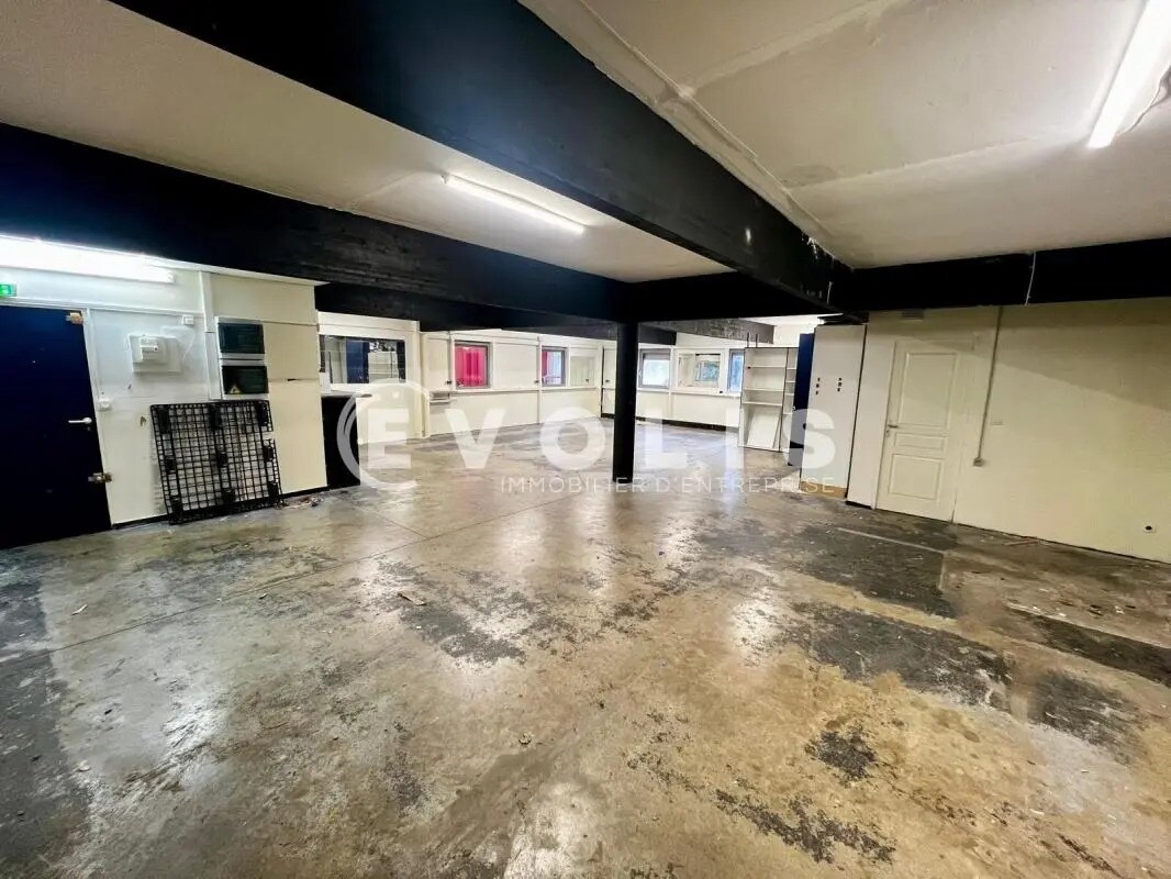 Light Industrial in Combs-la-Ville to rent Interior Photo- Image 1 of 10