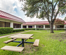 9550 Forest Ln, Dallas, TX for rent Building Photo- Image 1 of 7