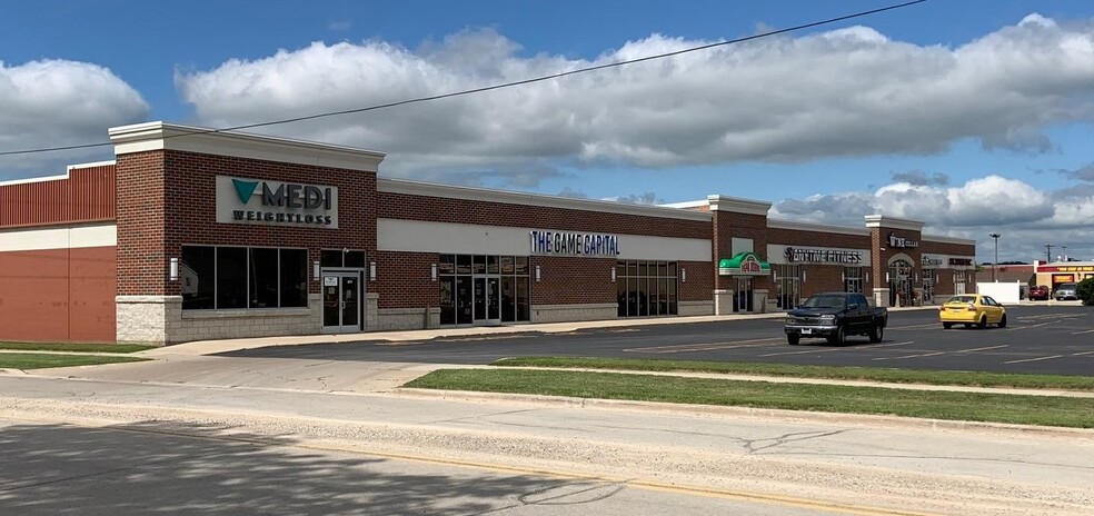 801-815 S Main Ave, De Pere, WI for rent - Primary Photo - Image 1 of 4