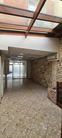 Retail in Paris for sale - Interior Photo - Image 3 of 9