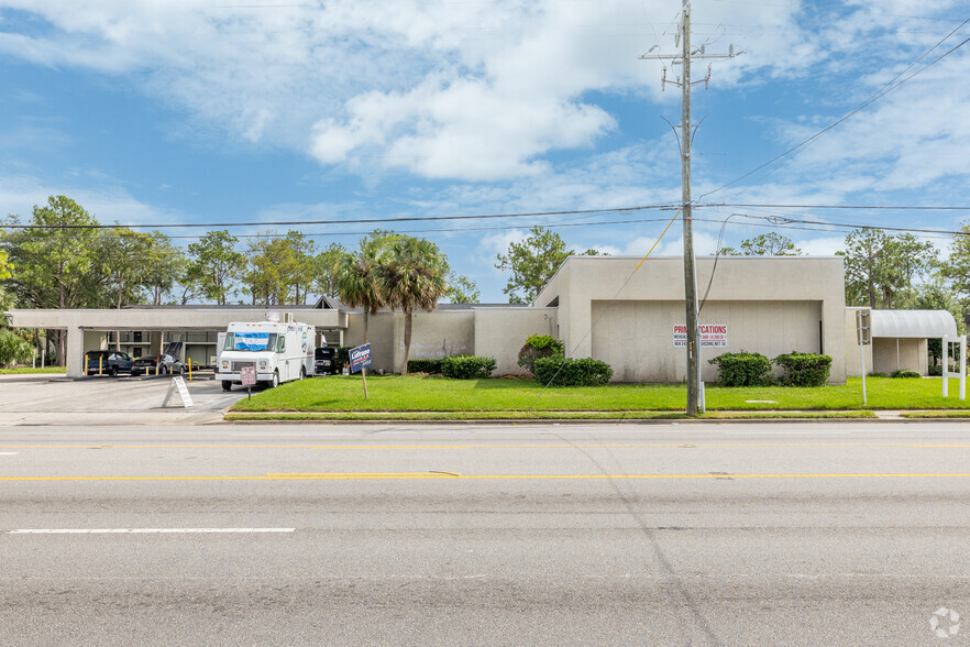 5730 University Blvd W, Jacksonville, FL for rent - Building Photo - Image 1 of 22