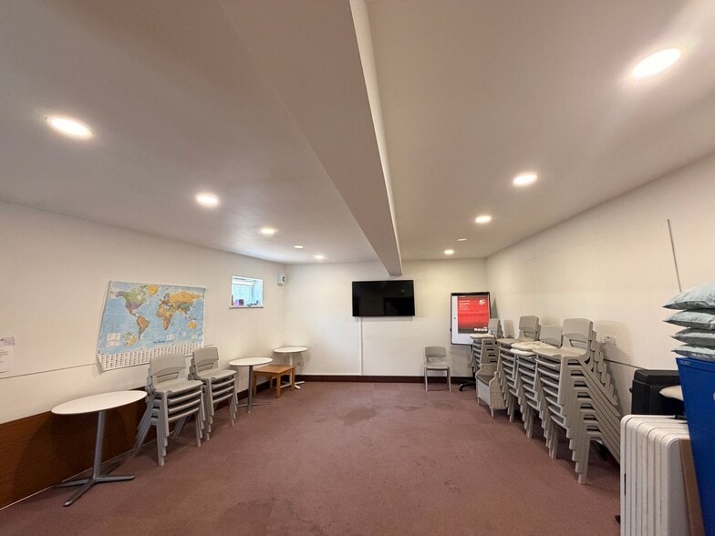 31 William St, Bognor Regis for sale - Interior Photo - Image 2 of 8