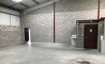 15-17 Alan Farnaby Way, Sheriff Hutton to rent Interior Photo- Image 2 of 2