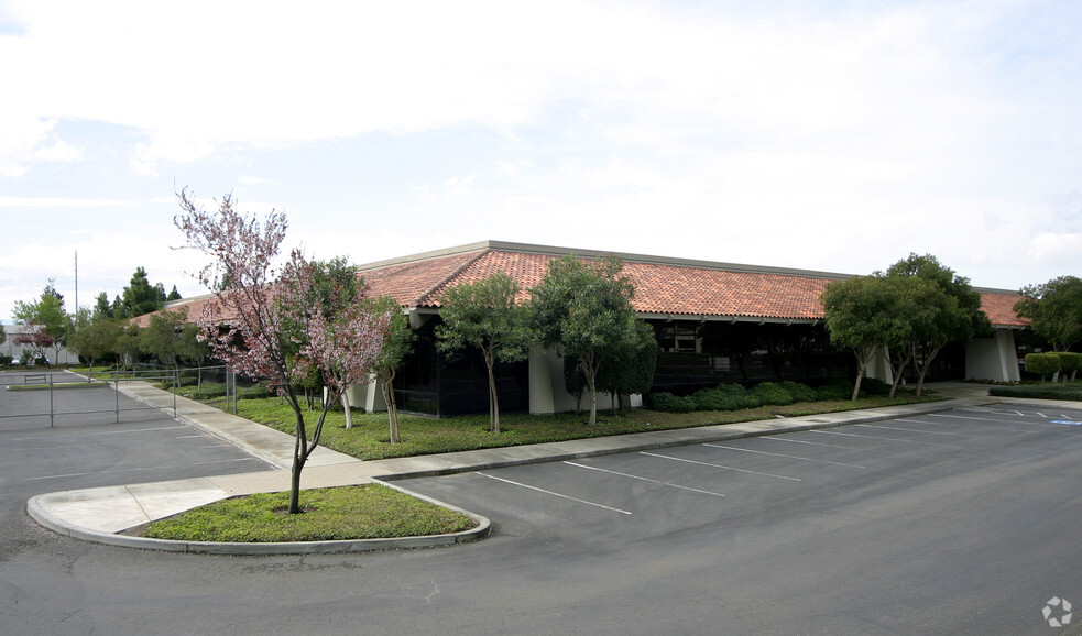 44193 S Grimmer Blvd, Fremont, CA for rent - Building Photo - Image 1 of 4