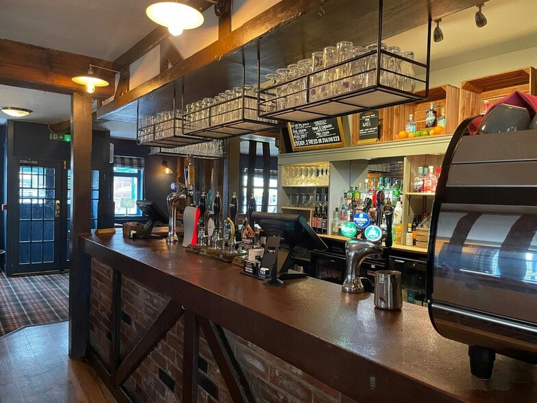 10 Thoroughfare, Halesworth for sale - Building Photo - Image 2 of 8