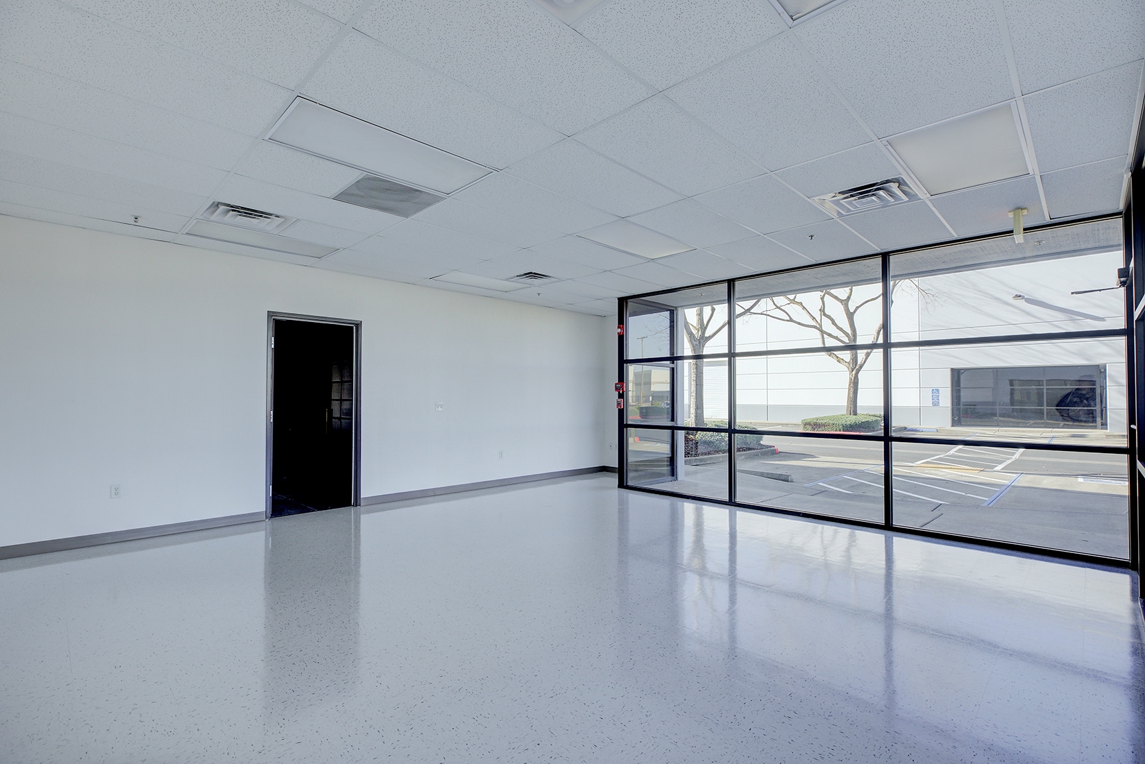 10281 Iron Rock Way, Elk Grove, CA to rent Interior Photo- Image 1 of 2