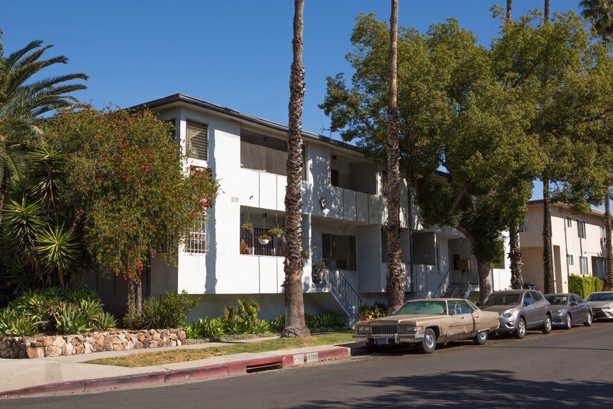 8355 Rosewood Ave, Los Angeles 90048 UK