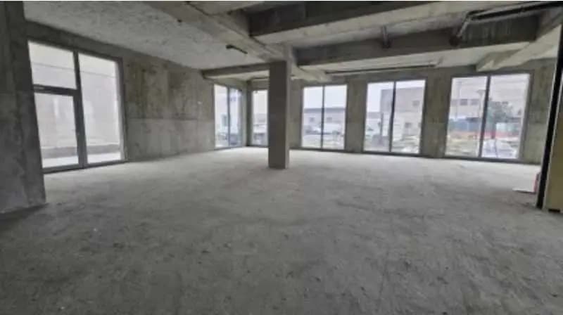 Retail in Bagnolet for sale Interior Photo- Image 1 of 3