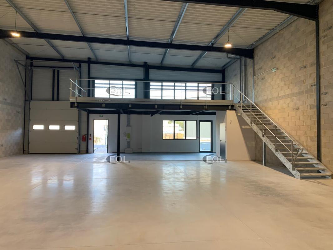 Light Industrial in Signes to rent Building Photo- Image 1 of 5