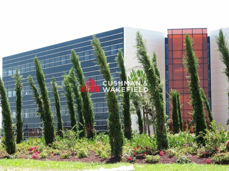 Office in Colomiers to rent - Building Photo - Image 3 of 5