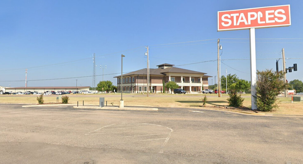 1630 Lonnie Abbott Blvd, Ada, OK for rent - Building Photo - Image 3 of 4