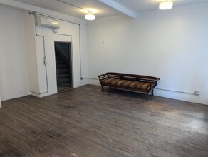 47 W 28th St, New York, NY for rent Interior Photo- Image 1 of 2