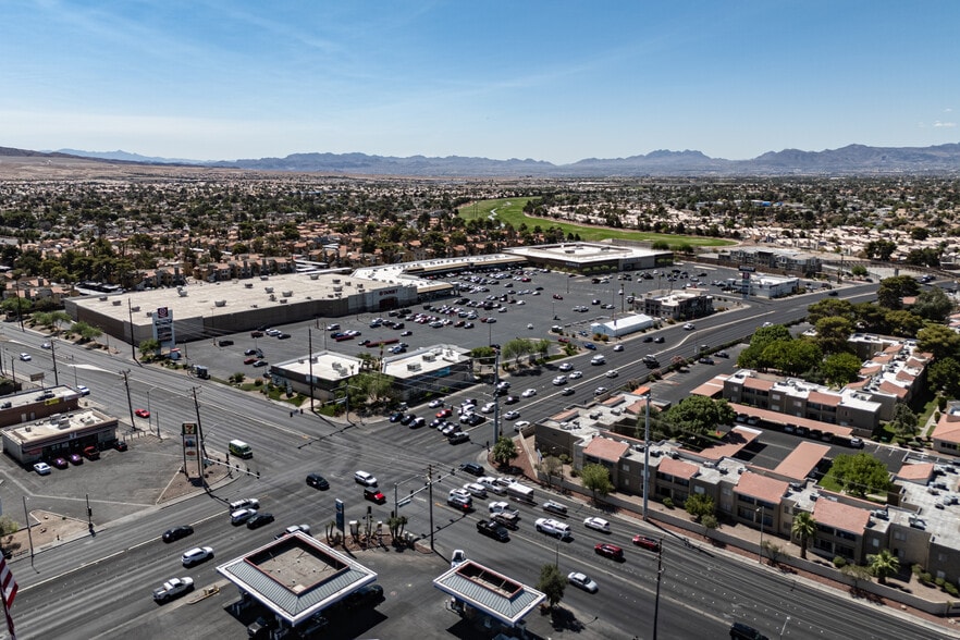 Nellis Crossing Shopping Center portfolio of 3 properties for sale on LoopNet.co.uk - Building Photo - Image 2 of 8