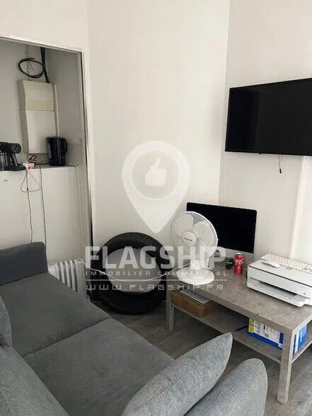 Retail in Boulogne-Billancourt to rent - Interior Photo - Image 2 of 5