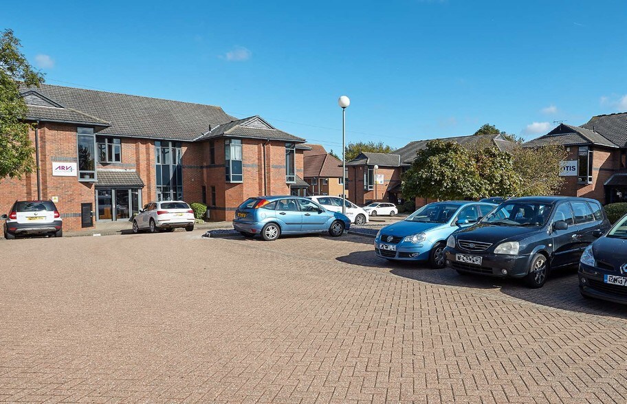 Buckingham Ct, Bradley Stoke to rent - Building Photo - Image 3 of 6