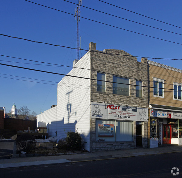 145 Griffing Ave, Riverhead, NY for sale - Primary Photo - Image 1 of 1