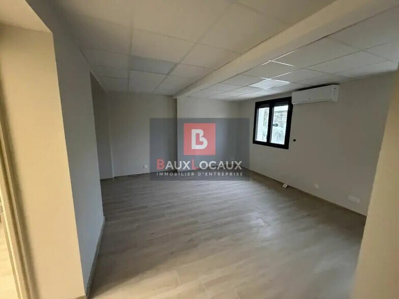 Office in Le Pontet to rent - Building Photo - Image 2 of 6