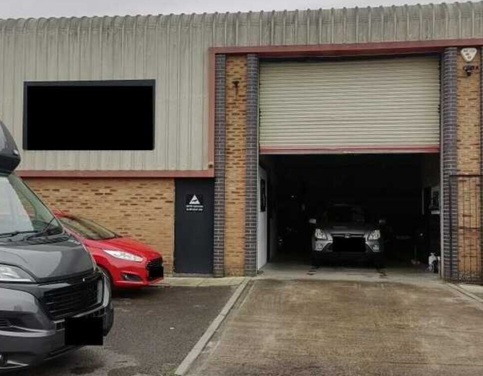 Sunnyside Rd N, Weston Super Mare to rent Building Photo- Image 1 of 3